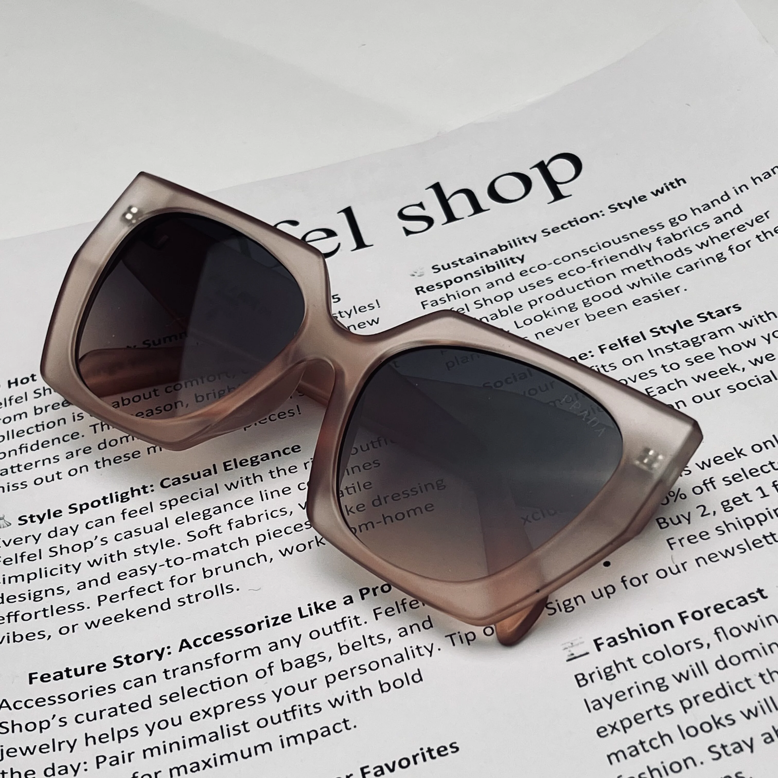 عینک دودی پرادا صورتی - Image 3